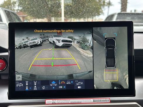 Certified 2025 Toyota Tacoma TRD Off-Road image 18