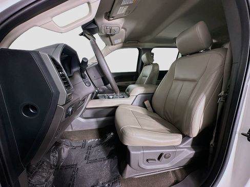 Used 2020 Ford Expedition XLT w/ Equipment Group 202A image 5