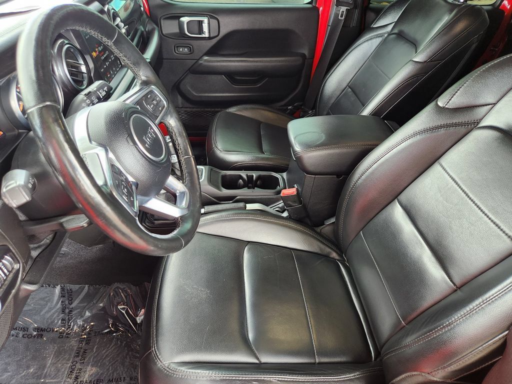Used 2020 Jeep Wrangler Unlimited Sahara AWD/4WD image 4