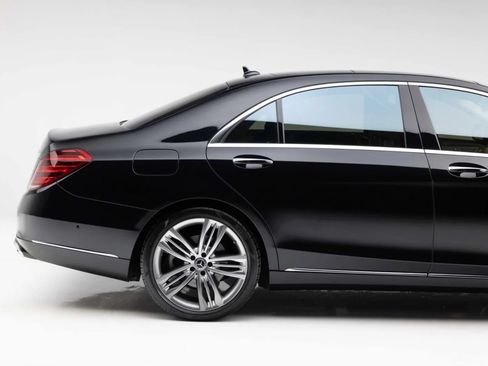 Used 2019 Mercedes-Benz S 560 Sedan image 21