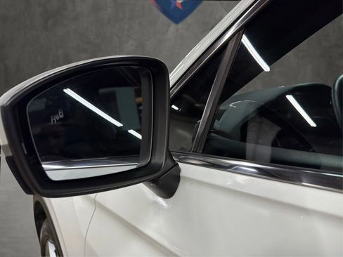 Used 2018 Volkswagen Tiguan SEL Premium FWD image 19