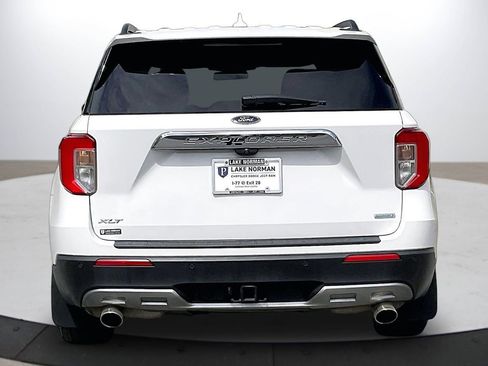 Used 2020 Ford Explorer XLT w/ Equipment Group 202A image 8