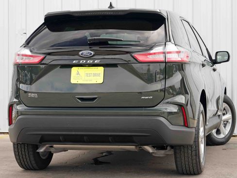 Used 2023 Ford Edge SE image 4