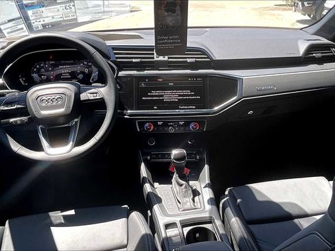 New 2025 Audi Q3 2.0T Premium image 5