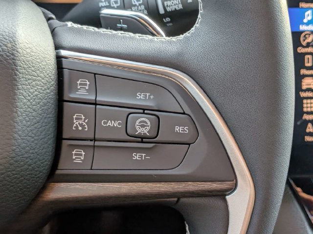 New 2027 Jeep Grand Cherokee Altitude RWD image 28