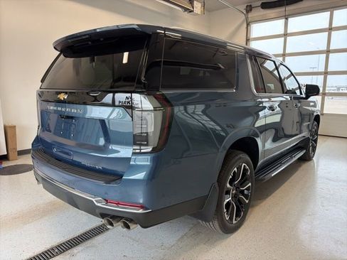 New 2026 Chevrolet Suburban Premier image 9