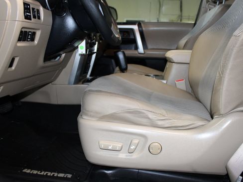 Used 2012 Toyota 4Runner SR5 w/ Convenience Pkg RWD image 22