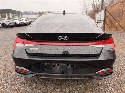Used 2023 Hyundai Elantra SEL image 18