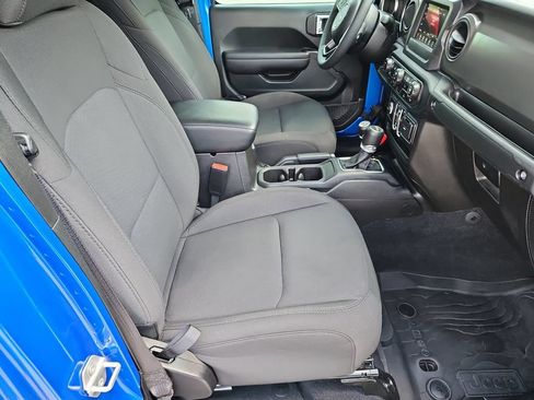 Used 2023 Jeep Gladiator Sport AWD/4WD image 13