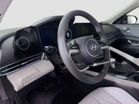 New 2025 Hyundai Elantra Limited image 10