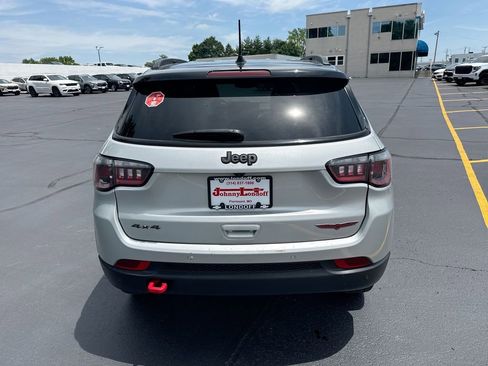 Used 2025 Jeep Compass Trailhawk AWD/4WD image 22