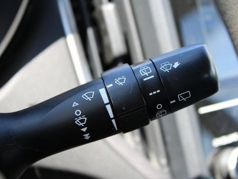 Used 2017 Subaru Impreza 2.0i image 32