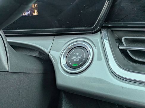 Used 2025 Chevrolet Trax LT w/ LT Convenience Package image 24