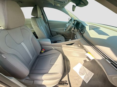 New 2026 Hyundai Elantra SE FWD image 20