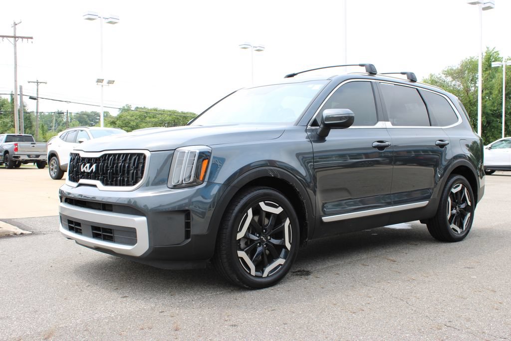 Used 2024 Kia Telluride EX w/ EX Captain's Chair Package AWD/4WD image 8