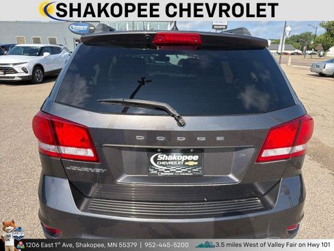 Used 2019 Dodge Journey SE FWD image 4