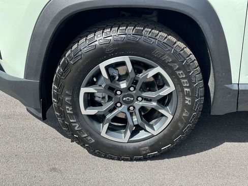 Used 2025 Chevrolet Equinox ACTIV w/ Safety and Technology Package AWD/4WD image 28