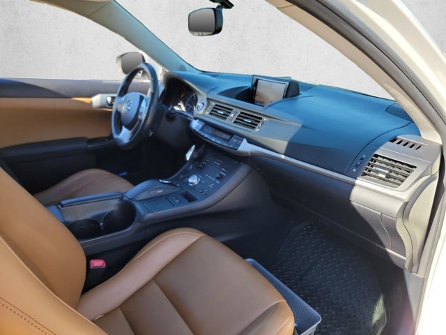 Used 2013 Lexus CT 200h w/ Premium Pkg w/Navigation FWD image 26