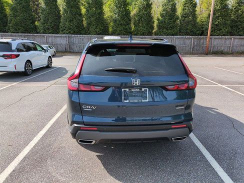 Certified 2024 Honda CR-V Sport Touring image 3
