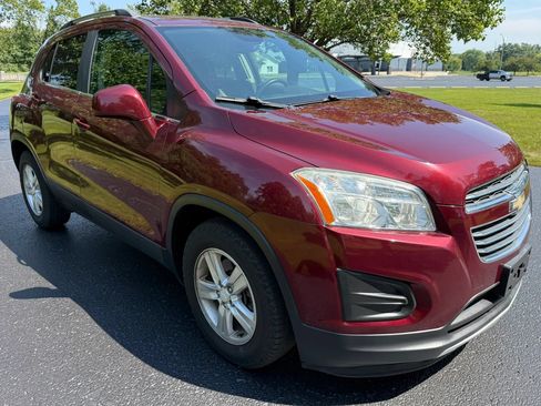 Used 2016 Chevrolet Trax LT w/ LT Convenience Package FWD image 4