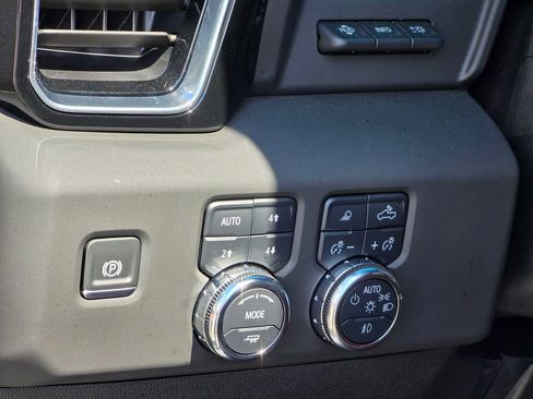 Certified 2025 GMC Sierra 2500 Denali Ultimate AWD/4WD image 41