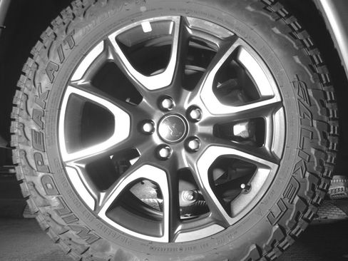 Used 2025 Jeep Compass Trailhawk image 15