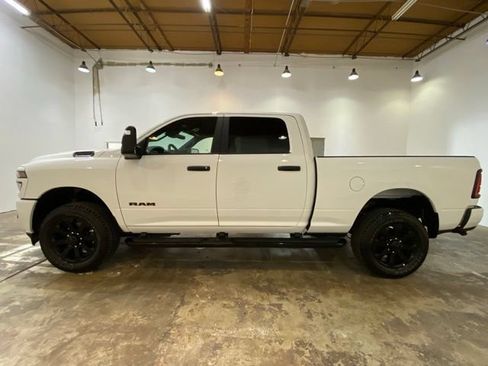 Used 2026 RAM 2500 Big Horn AWD/4WD image 2