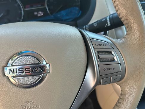 Used 2015 Nissan Altima 2.5 SV FWD image 32