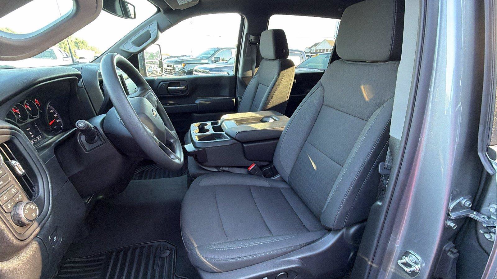 New 2026 Chevrolet Silverado 2500 Custom w/ Custom Value Package AWD/4WD image 4