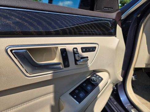 Used 2016 Mercedes-Benz E 350 4MATIC Sedan image 5