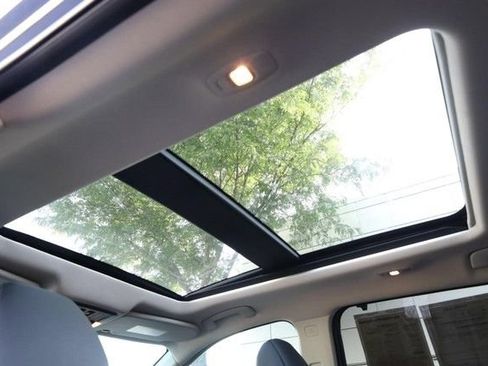 Certified 2025 Nissan Rogue SV w/ SV Premium Package FWD image 10