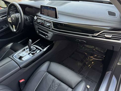 Used 2022 BMW ALPINA B7 xDrive w/ Luxury Rear Seating Package AWD/4WD image 24