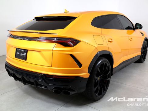 Used 2022 Lamborghini Urus AWD/4WD image 8