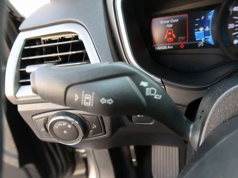 Used 2020 Ford Fusion SE image 20