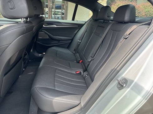 Used 2021 BMW 530i RWD image 11