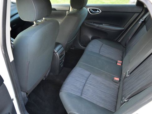 Used 2019 Nissan Sentra SV FWD image 14