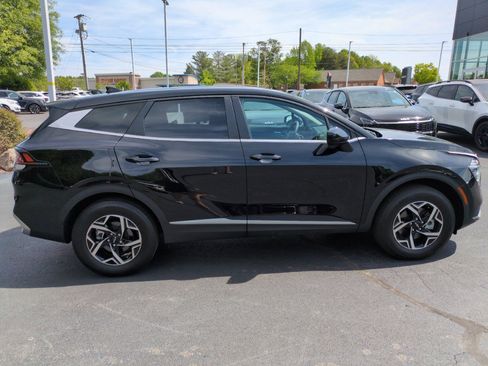 Used 2024 Kia Sportage LX AWD/4WD image 8