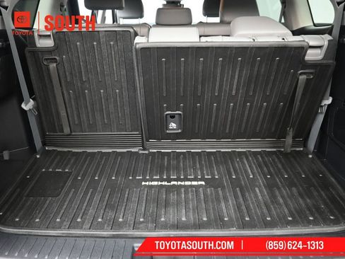 Used 2024 Toyota Highlander XLE image 26
