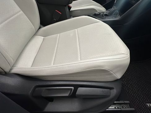 Used 2021 Volkswagen Tiguan SE R-Line AWD/4WD image 16