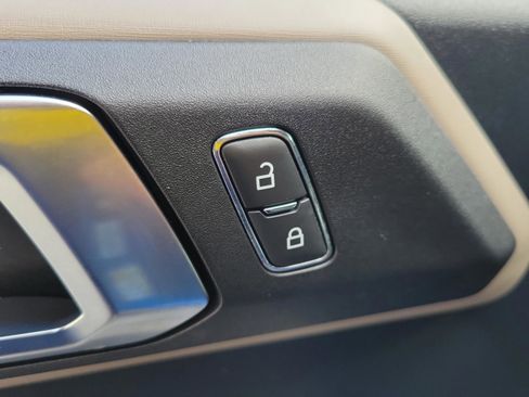 Certified 2022 Ford Bronco Wildtrak image 5