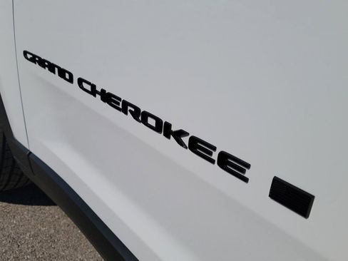 New 2026 Jeep Grand Cherokee Altitude AWD/4WD image 8