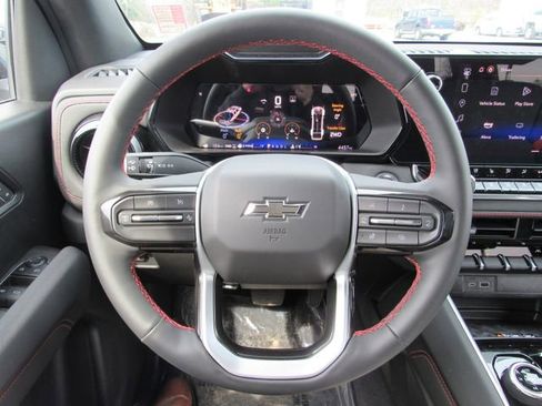 Used 2025 Chevrolet Colorado Z71 w/ Technology Package image 16