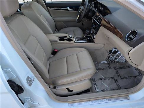 Used 2013 Mercedes-Benz C 250 Sedan image 22