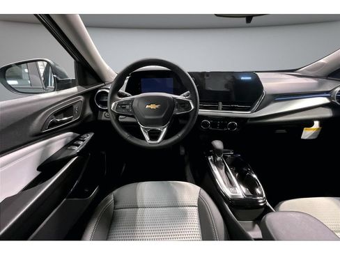 New 2026 Chevrolet Trax LT w/ LT Convenience Package FWD image 23