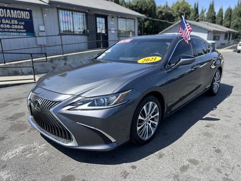 Used 2021 Lexus ES 300h w/ Premium Package FWD image 3