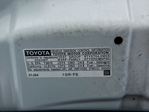 Used 2024 Toyota 4Runner SR5 image 18