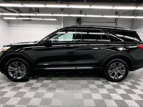 Used 2024 Ford Explorer XLT w/ XLT Sport Appearance Package AWD/4WD image 14