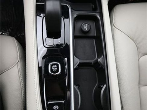 Used 2023 Volvo XC90 B6 Plus w/ Protection Package Premier image 11