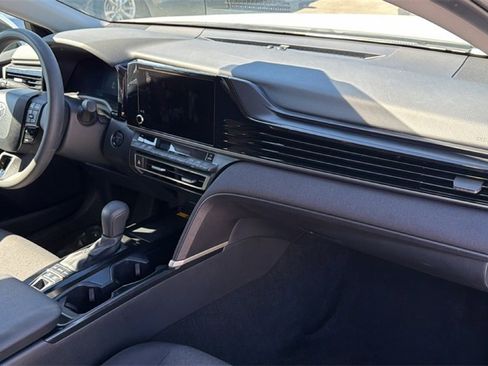 Used 2025 Toyota Camry LE image 13