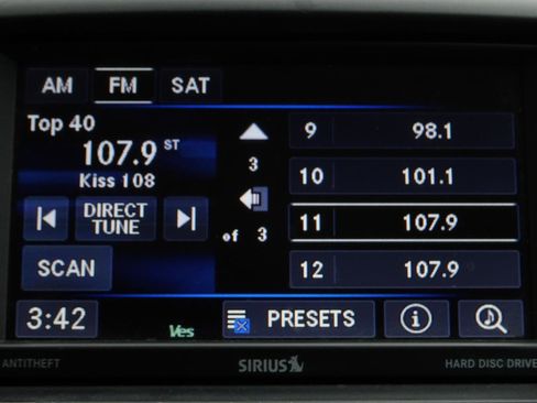 Used 2016 Chrysler Town & Country Touring w/ Driver Convenience Group image 22